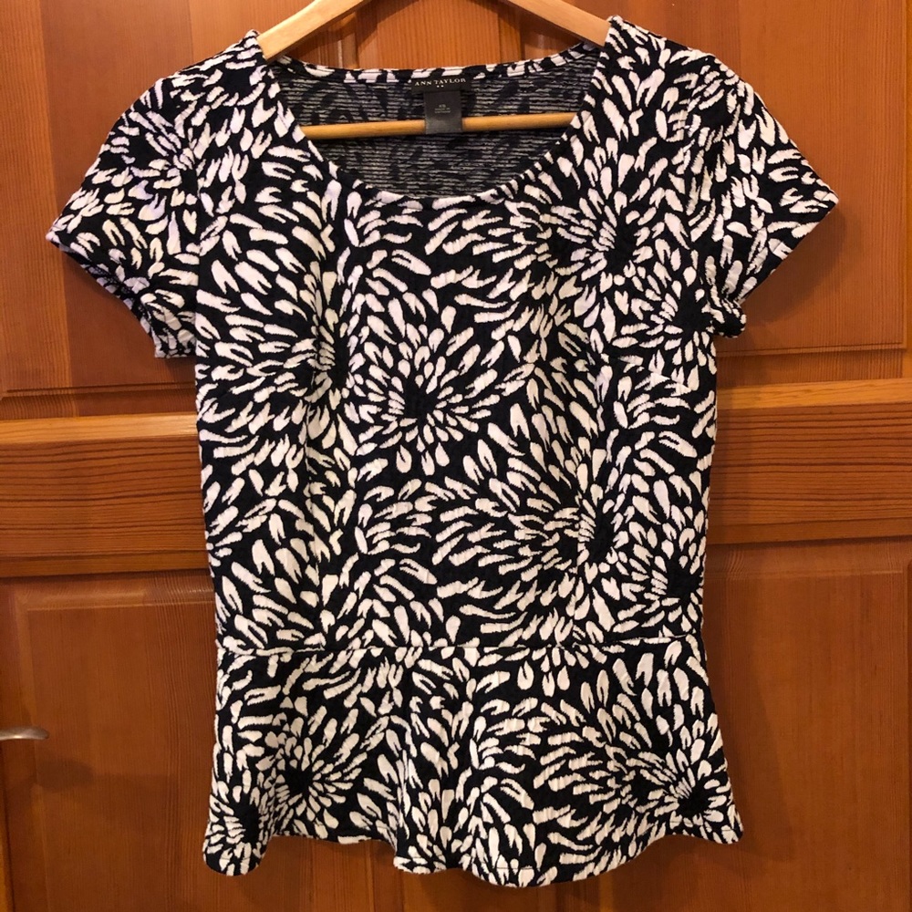 Ann Taylor Factory Textured design peplum Top